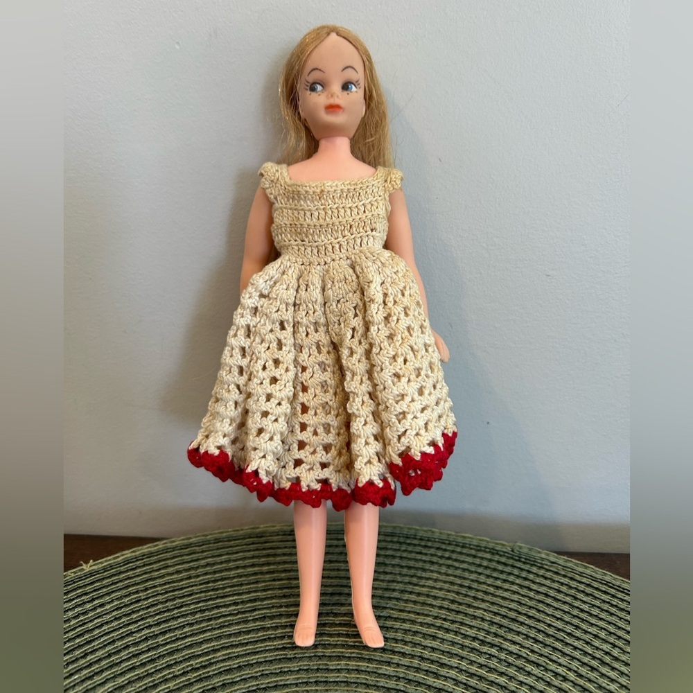 Vintage Skipper (Barbie) Doll Clone EEGEE 71 Unknown Name & Crochet Dress Rare